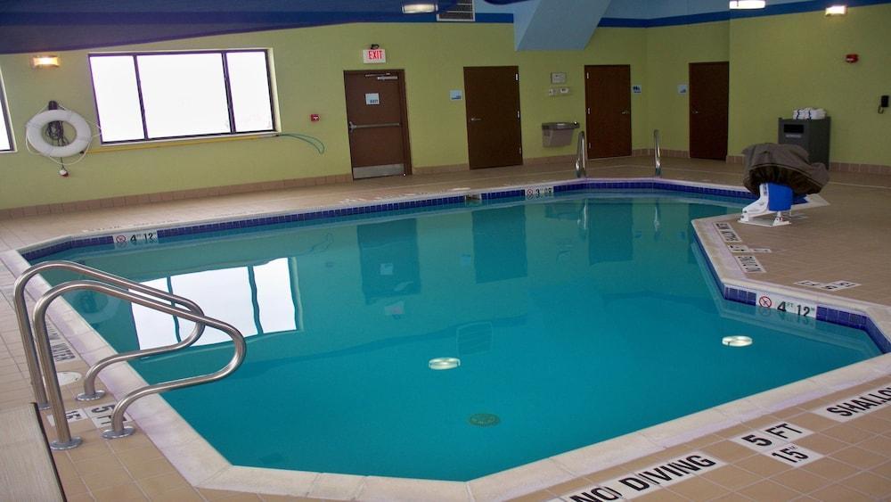Holiday Inn Express And Suites Kittanning, An Ihg Hotel Экстерьер фото